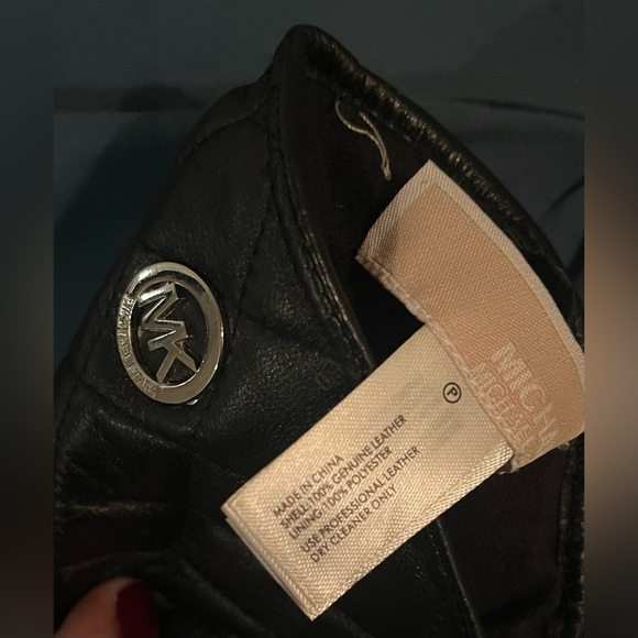 Michael Kors Quilted Black Leather Gloves with MK Logo - Picture 3 of 5